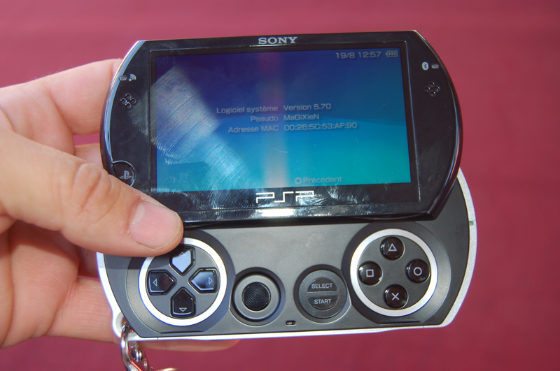 Firmware 5.70 PSP go Gamescom 2009 DSC_0581