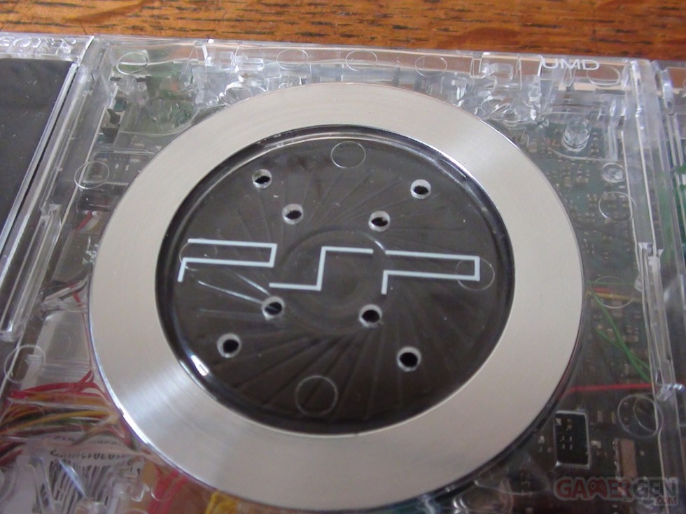 psp-aout-2010-facebook-flasheur_07