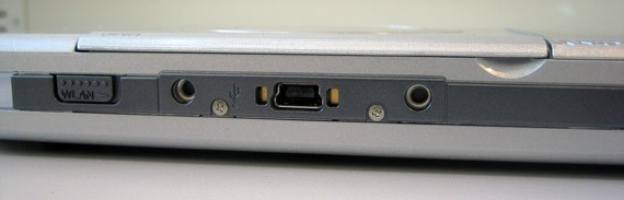 PSPSlimandLite-USB_port